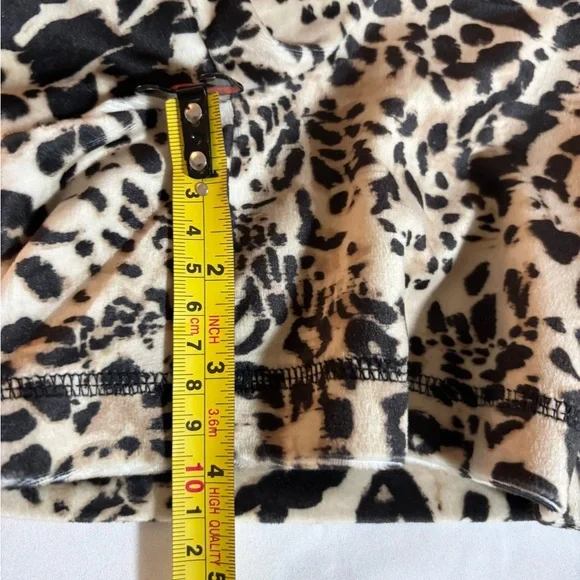 Juicy Couture Ocelot Print Hoodie and Shorts Set L NWT - Picture 9 of 10